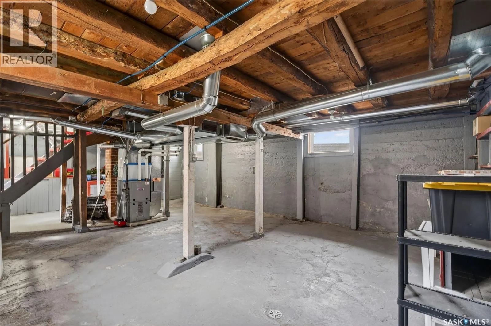 209 12th STREET E