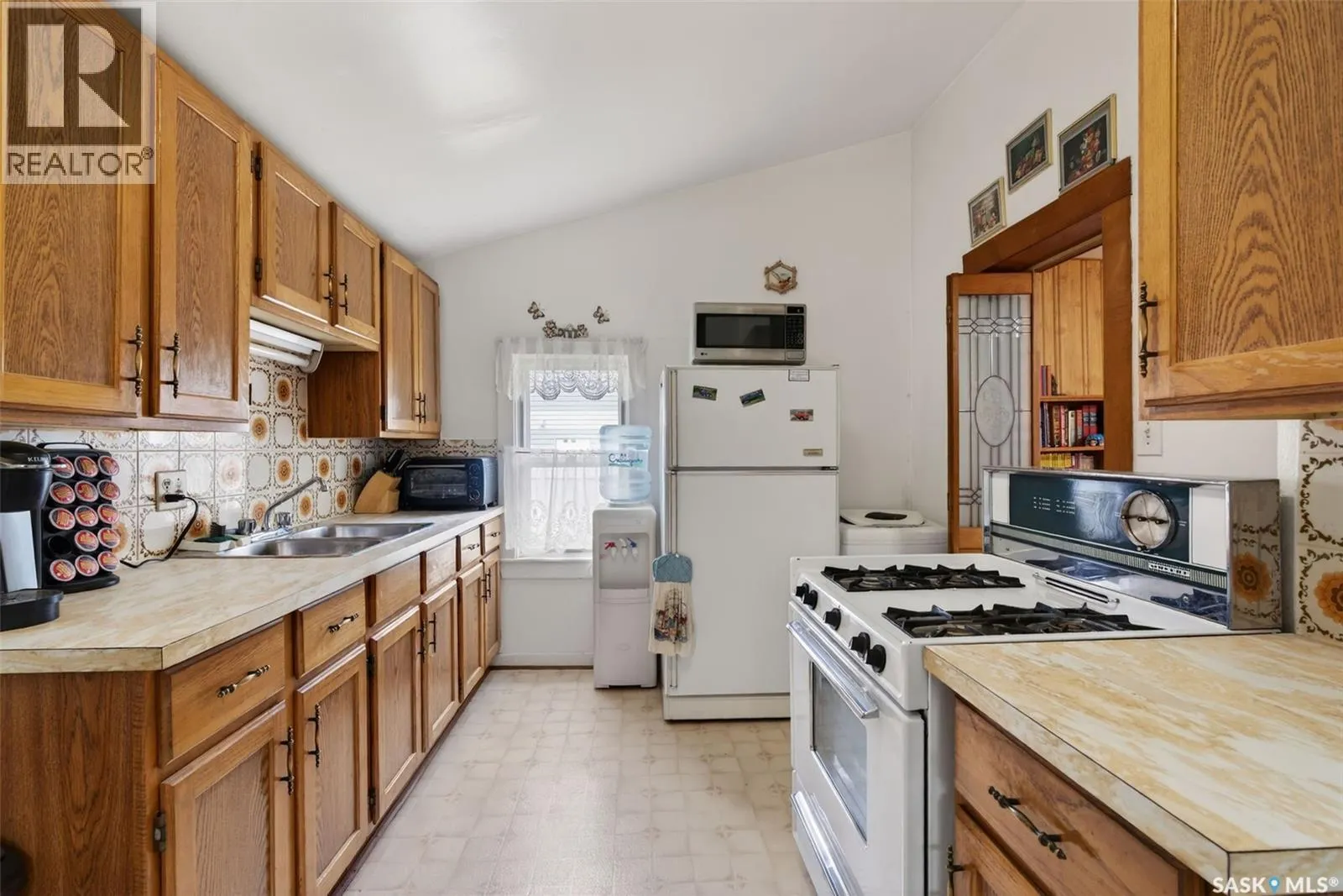 209 12th STREET E