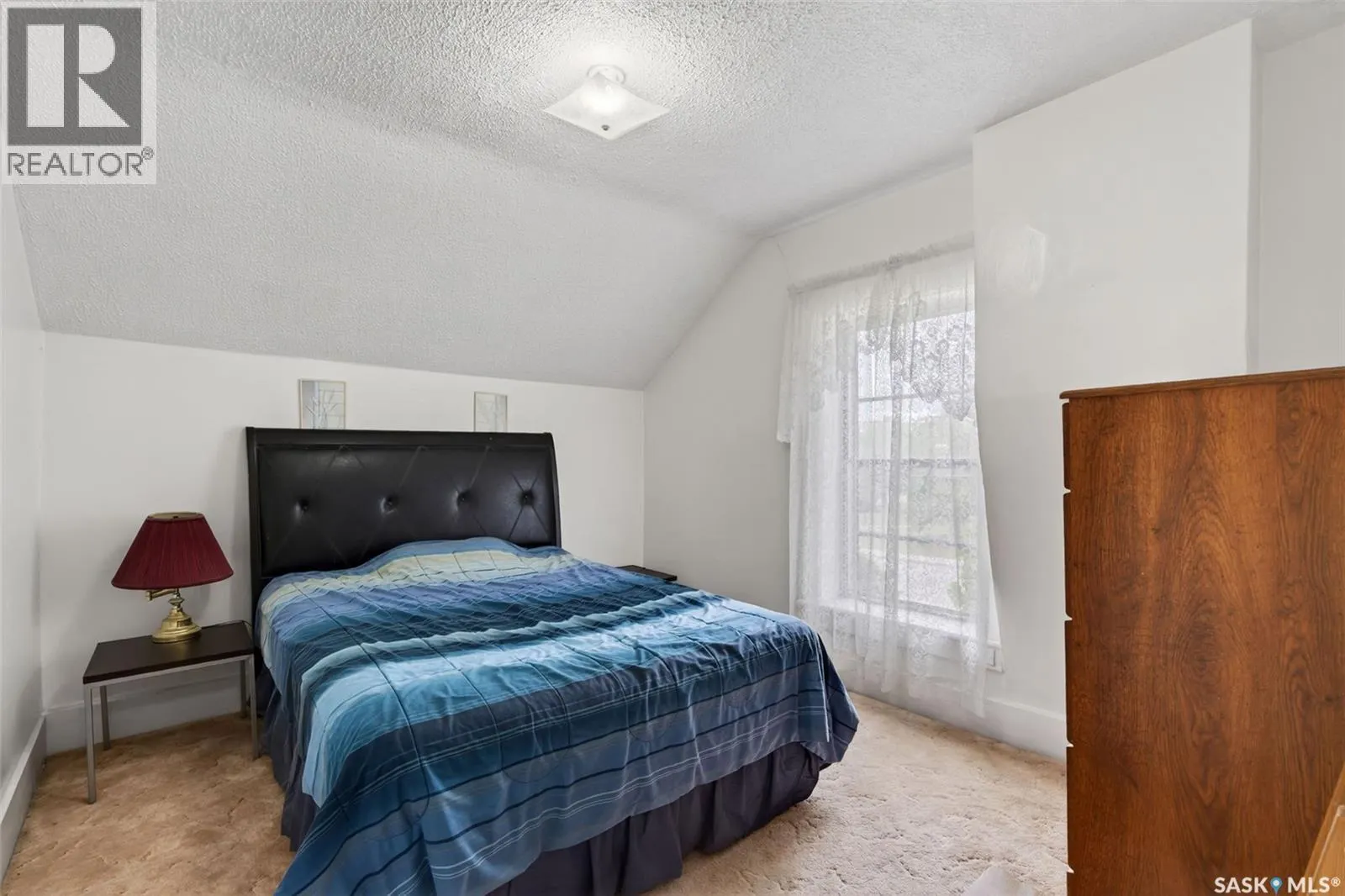 209 12th STREET E