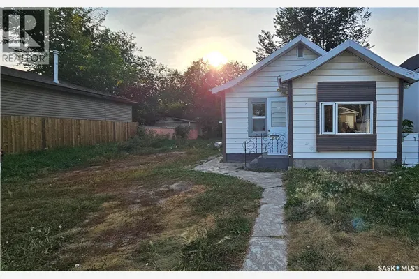 127 M AVENUE S