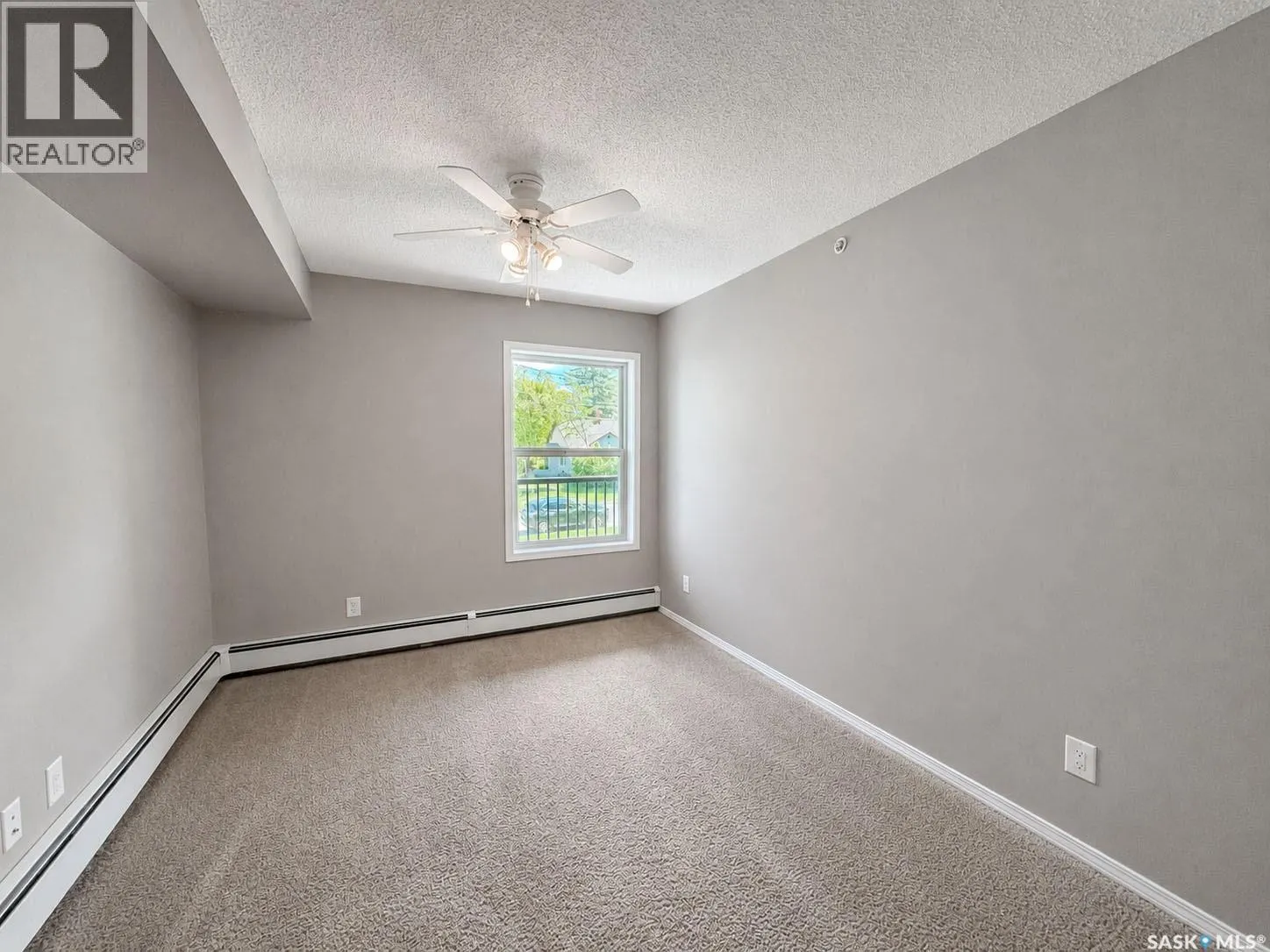 202 1901 1 1/2 AVENUE W