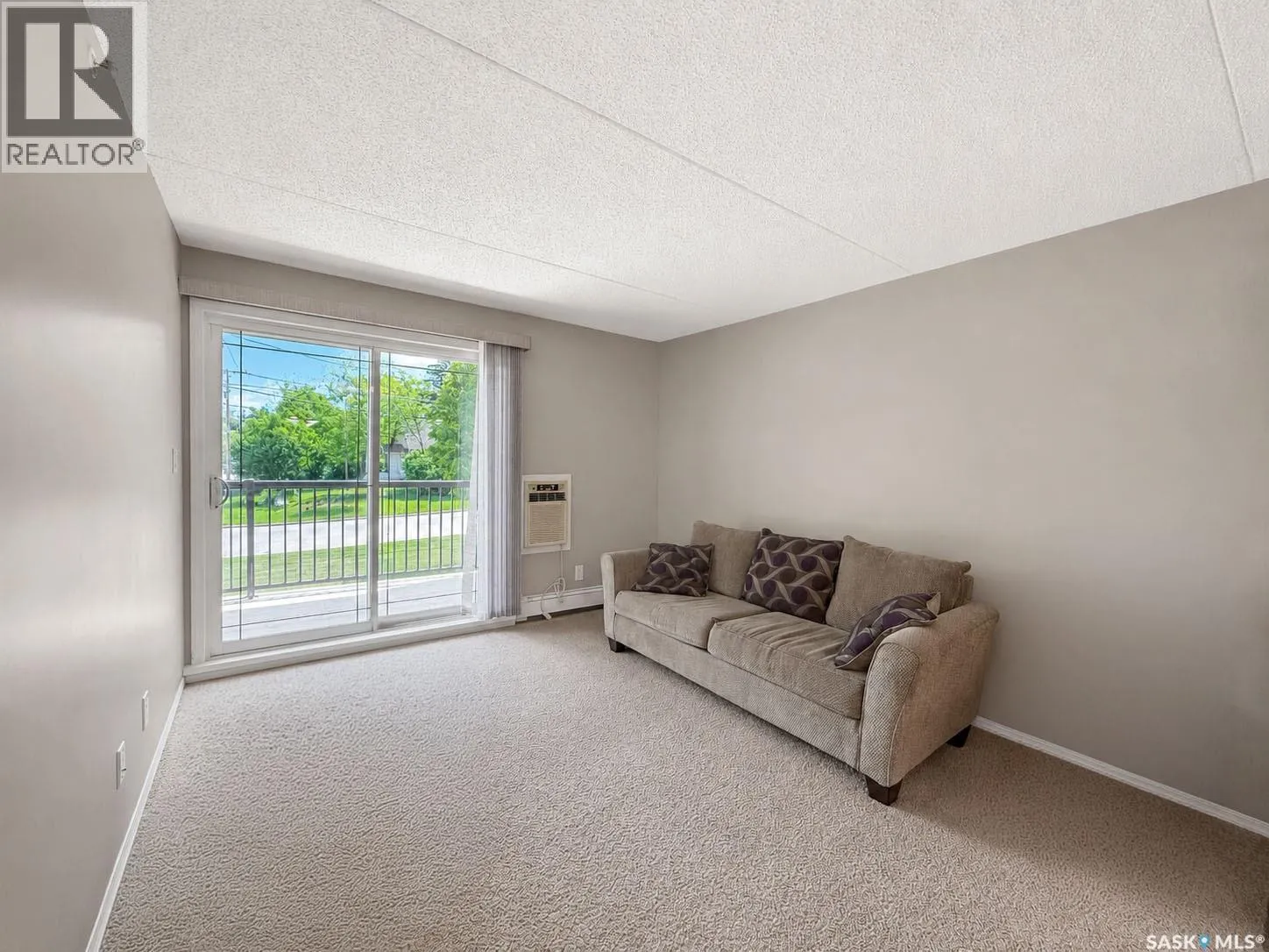 202 1901 1 1/2 AVENUE W