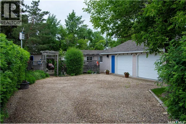 106 Nicoll AVENUE