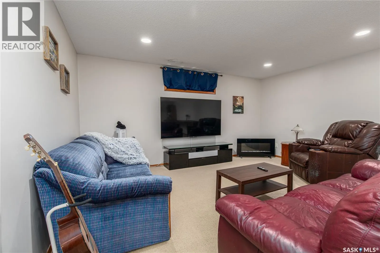 21 Thorn CRESCENT