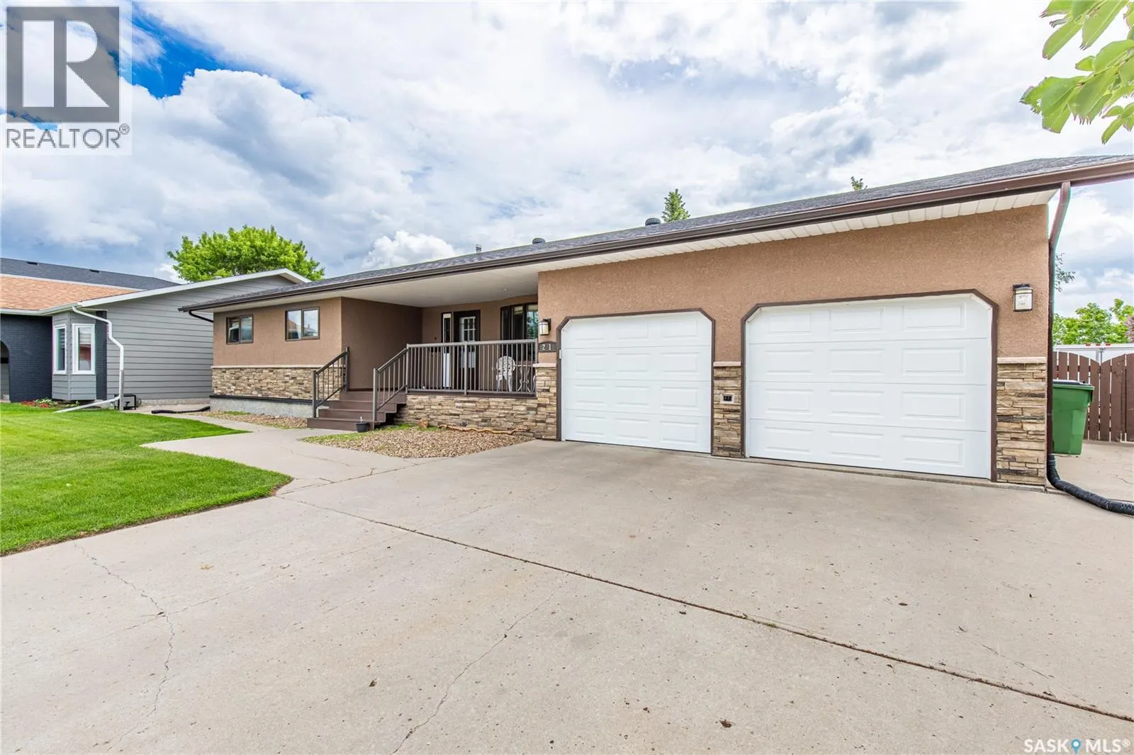 21 Thorn CRESCENT