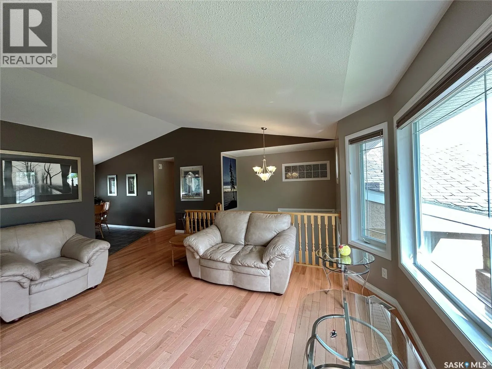 71 Longpre CRESCENT