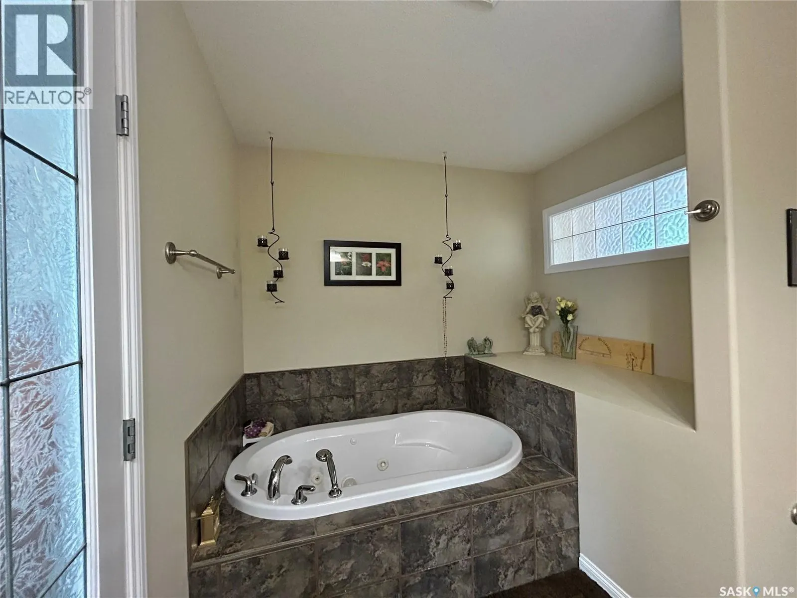 71 Longpre CRESCENT