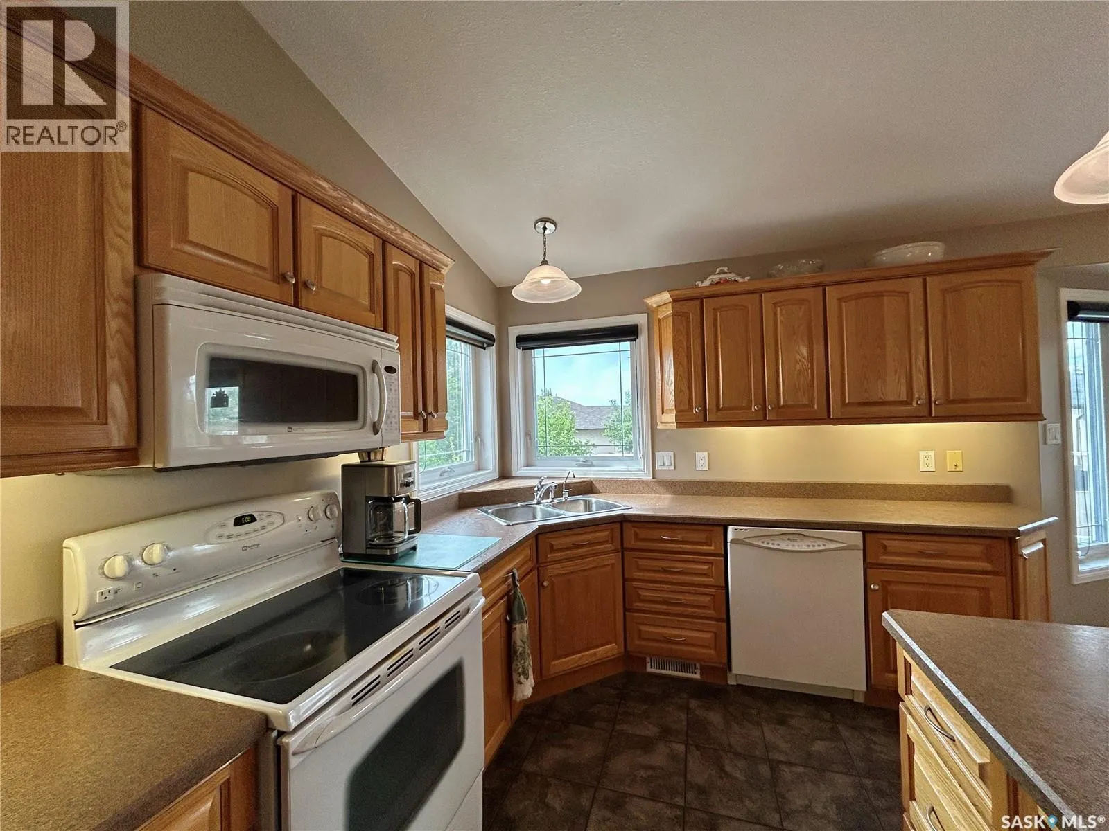 71 Longpre CRESCENT