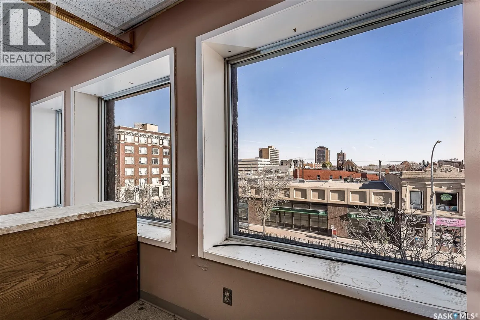 130 Main STREET N