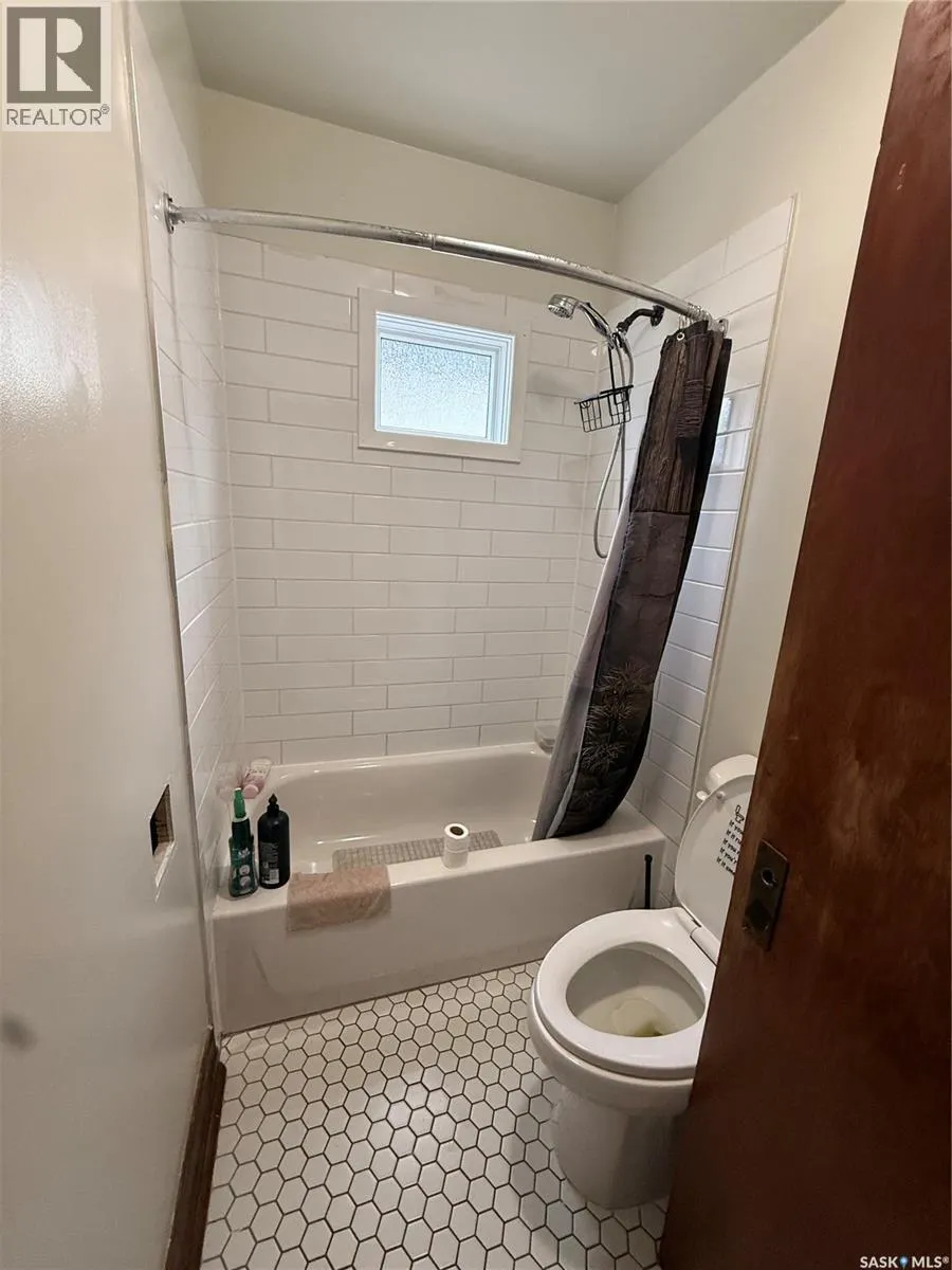 982 12th STREET W
