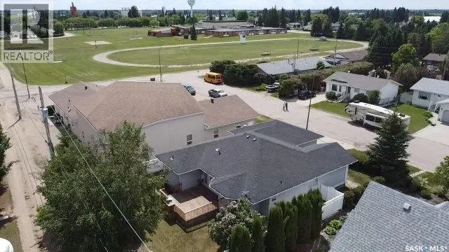 708 Adamson CRESCENT