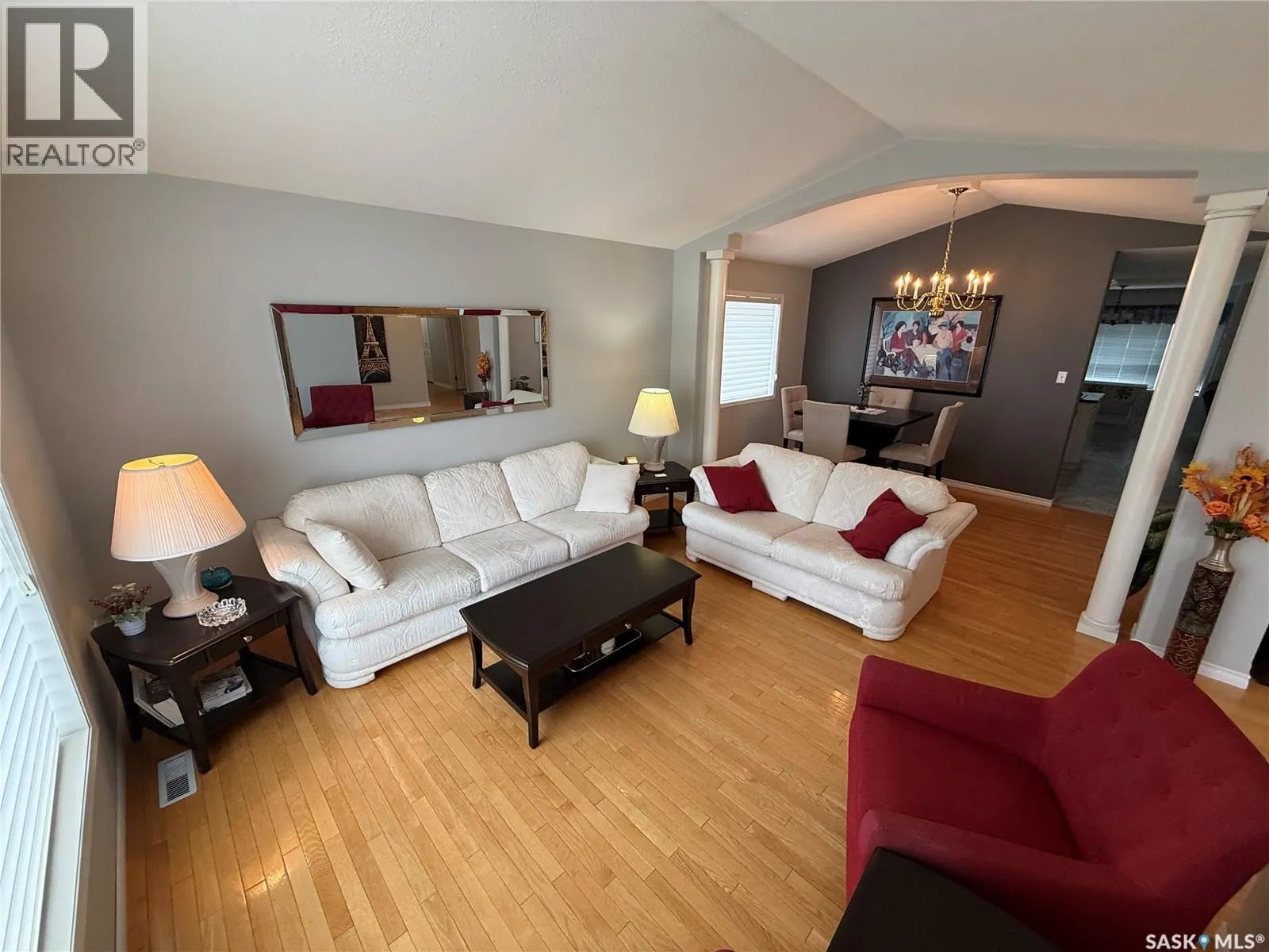 708 Adamson CRESCENT