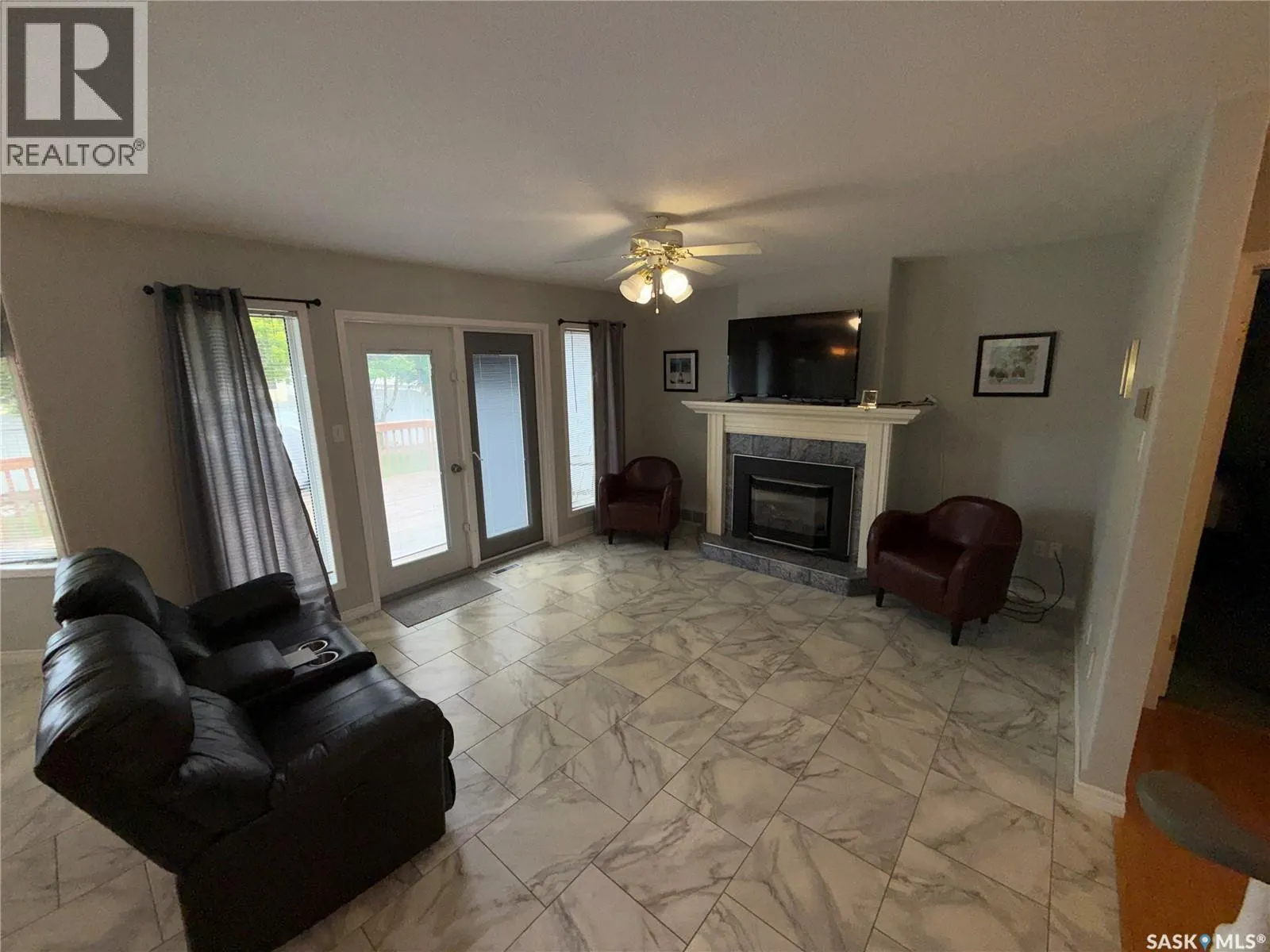 708 Adamson CRESCENT