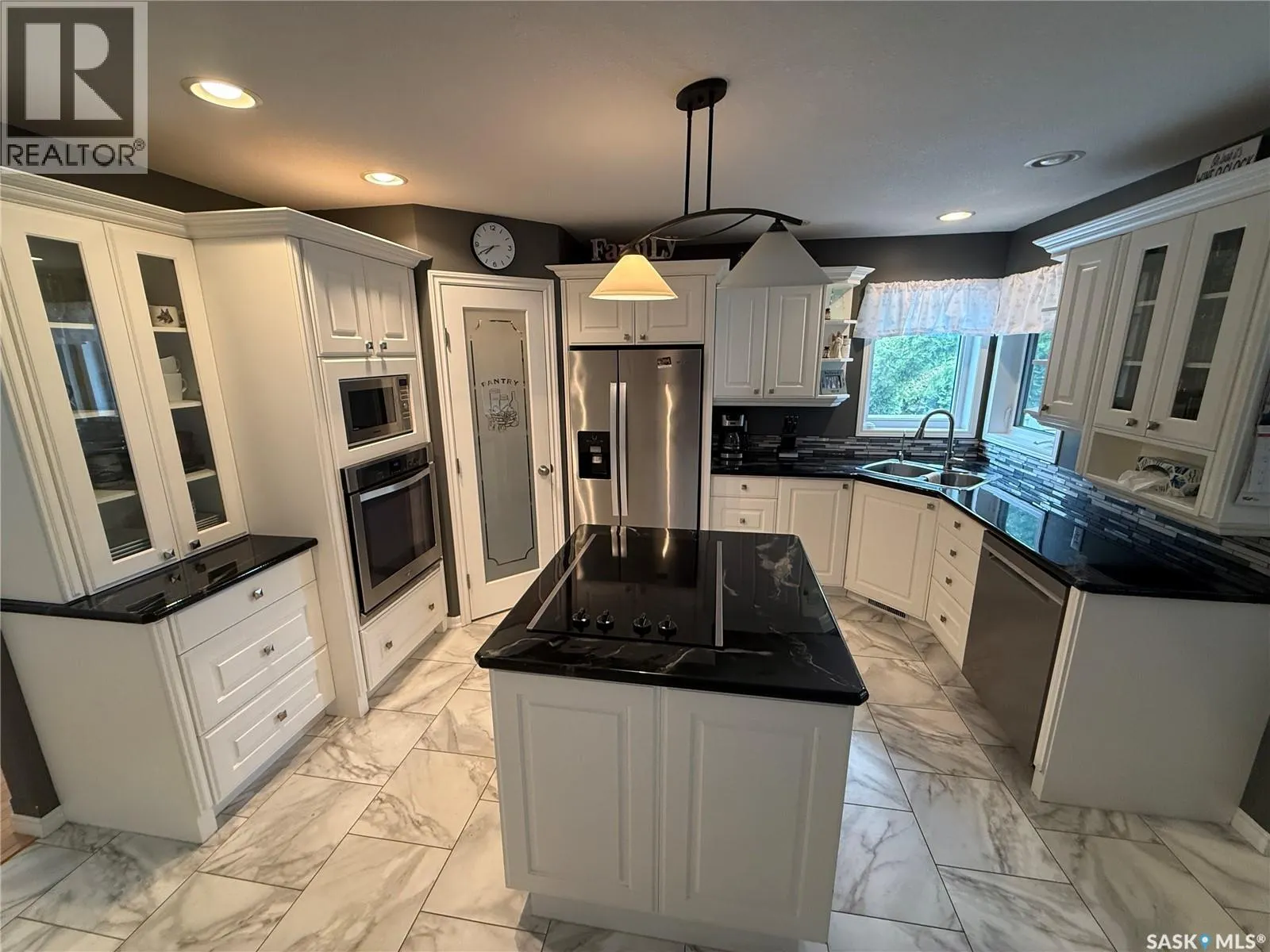 708 Adamson CRESCENT