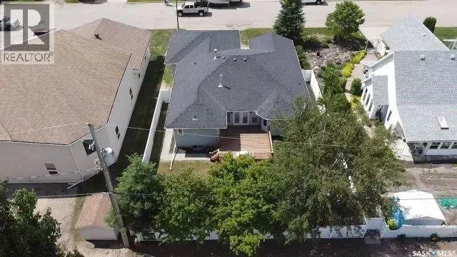 708 Adamson CRESCENT