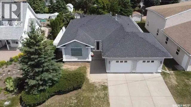 708 Adamson CRESCENT