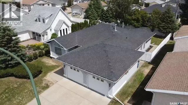 708 Adamson CRESCENT