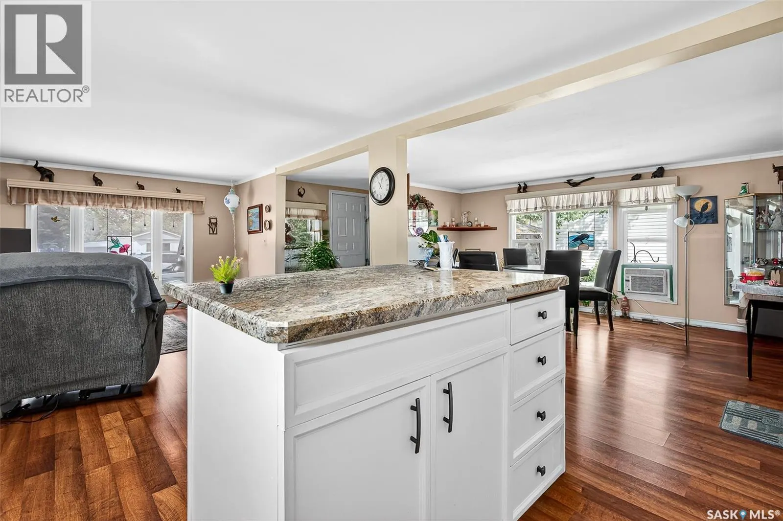 #B19       1455 9th AVENUE NE