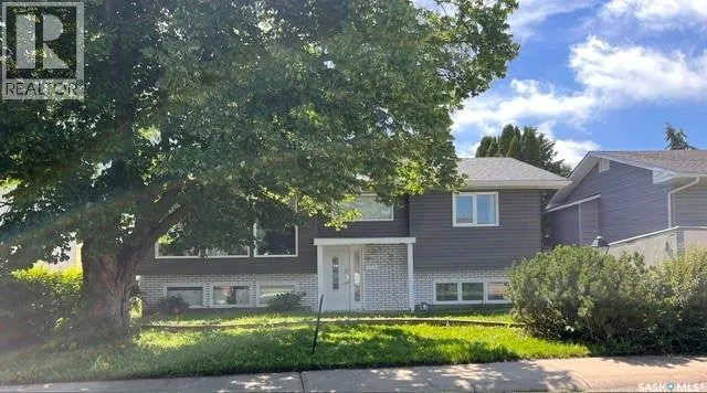 1321 Prince CRESCENT