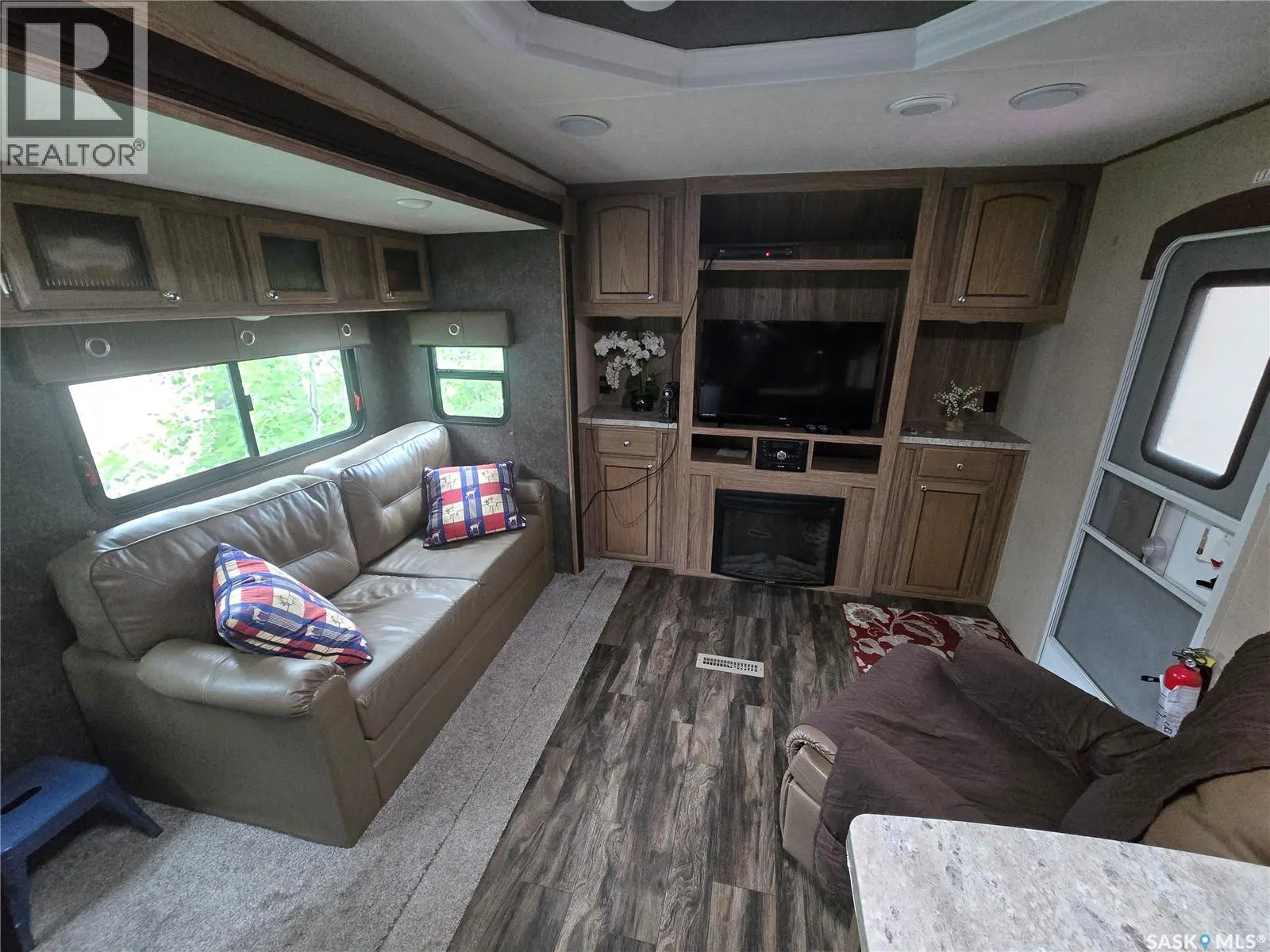 320 fairway DRIVE