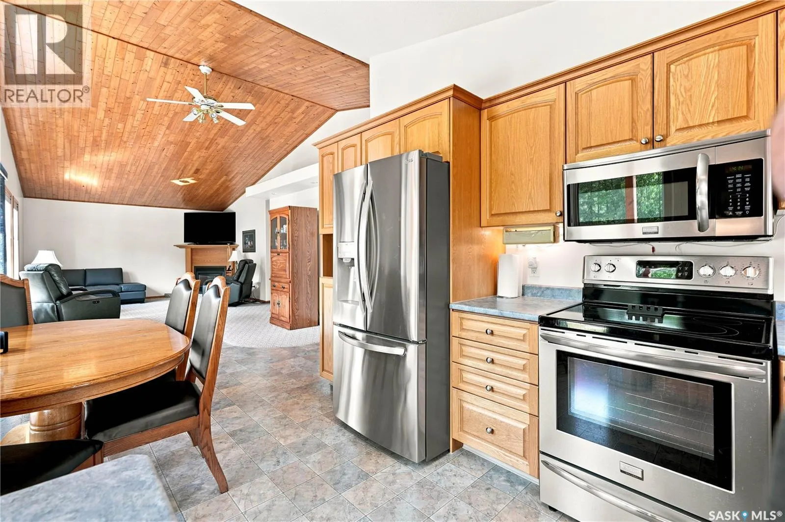 2 Steen PLACE