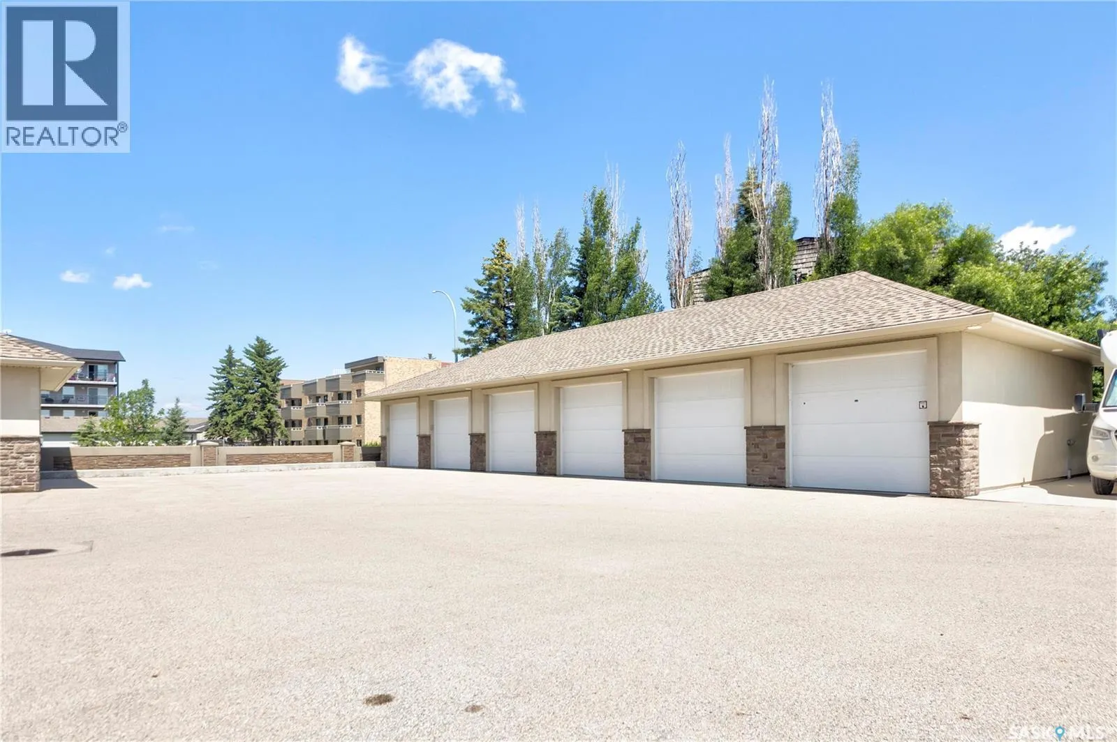 308 2800 Lakeview DRIVE