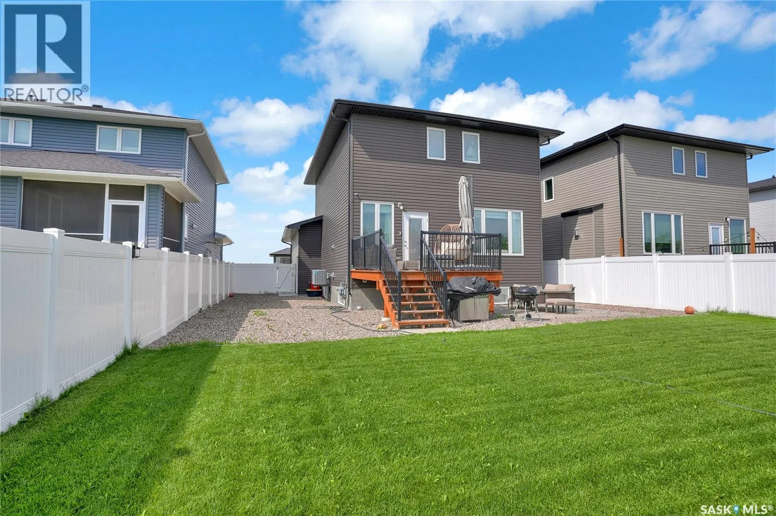 1049 Maplewood DRIVE