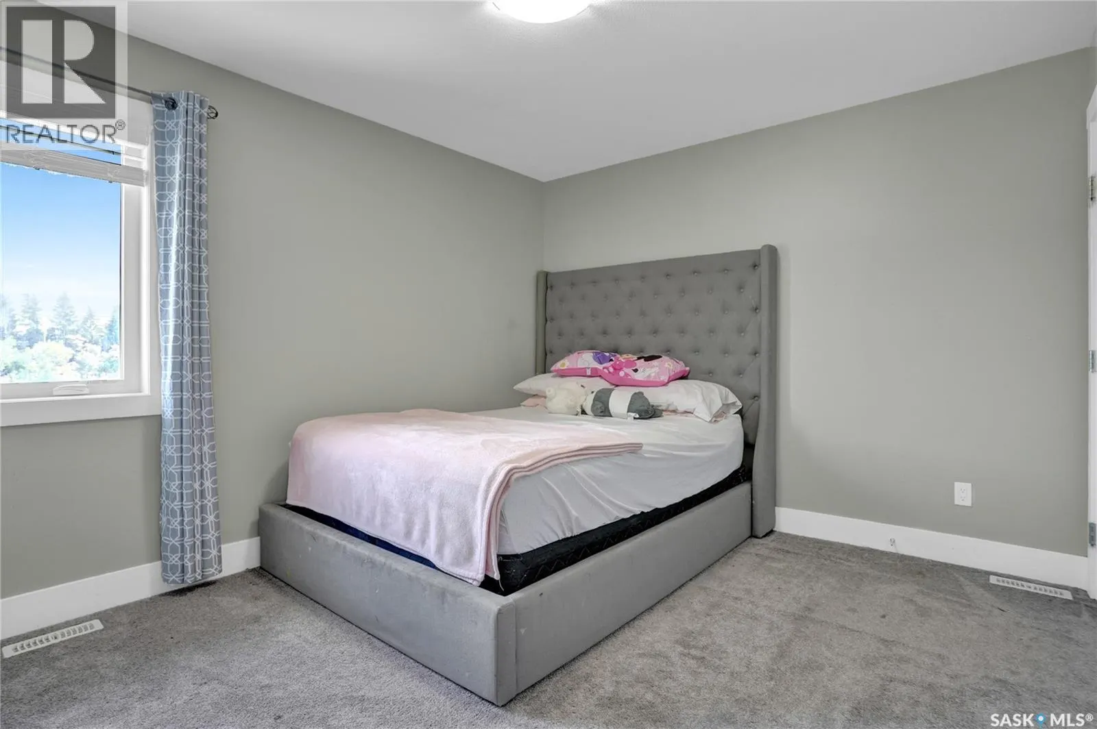 1049 Maplewood DRIVE