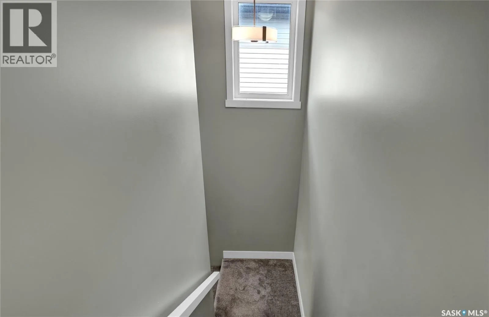1049 Maplewood DRIVE