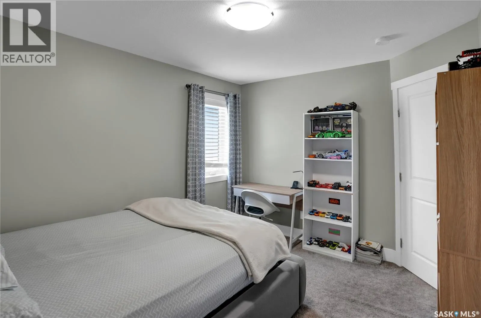 1049 Maplewood DRIVE