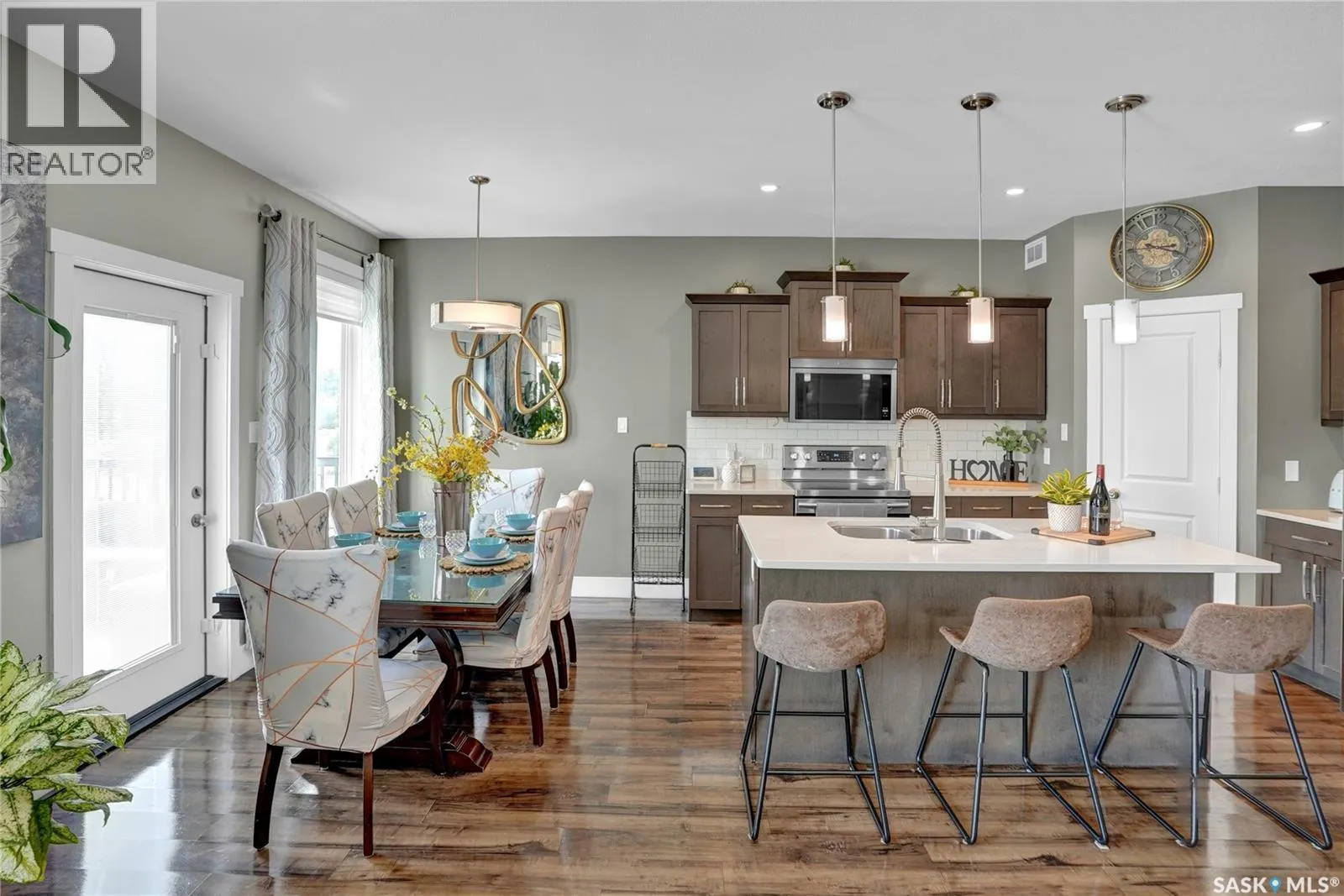 1049 Maplewood DRIVE