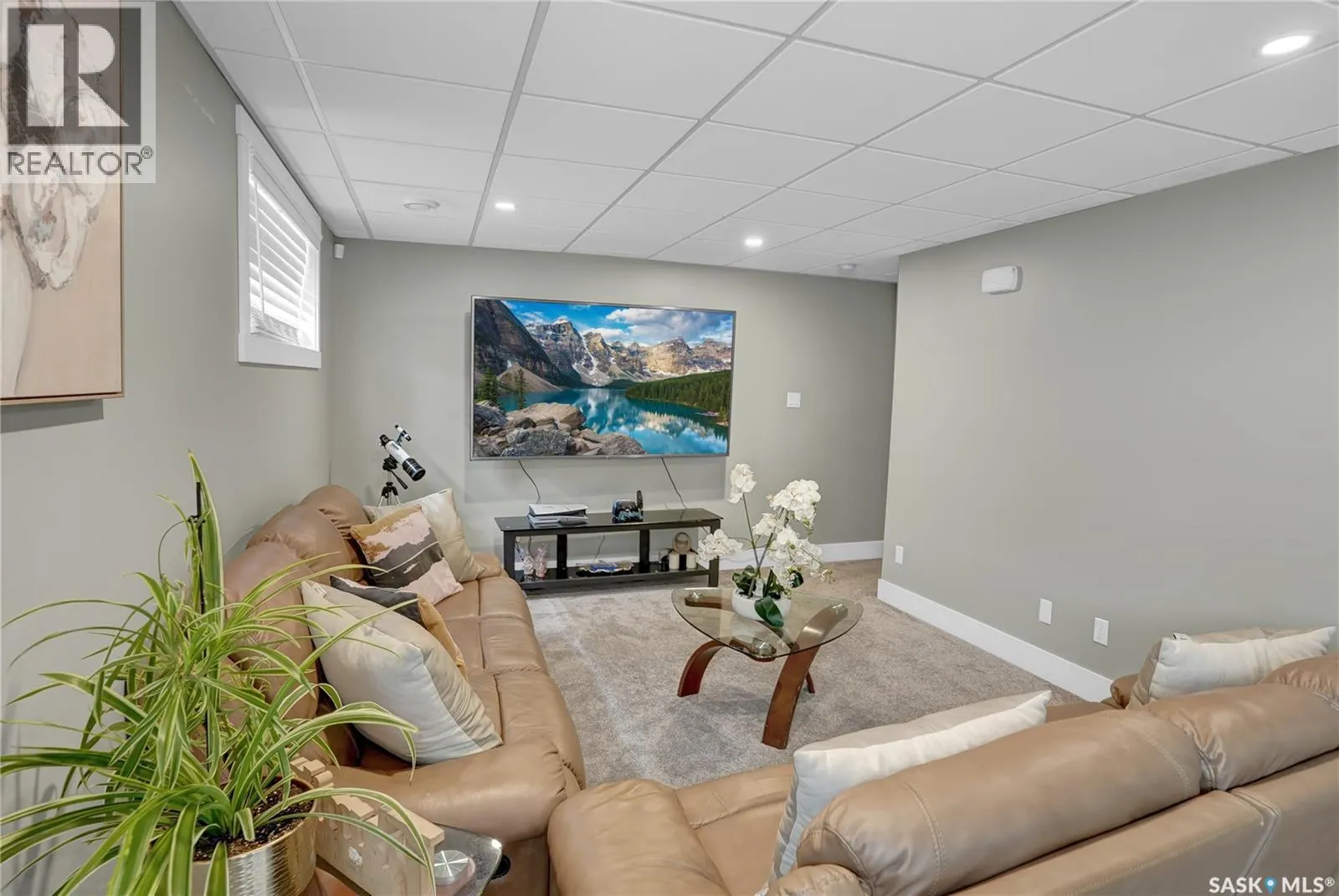 1049 Maplewood DRIVE