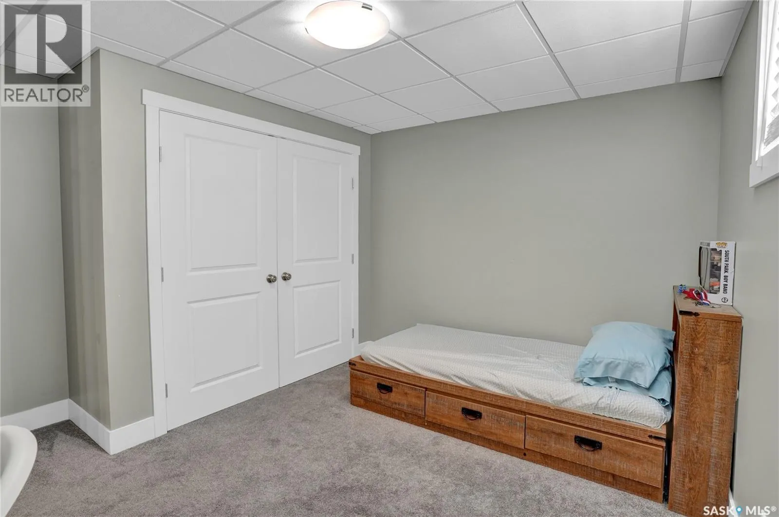 1049 Maplewood DRIVE