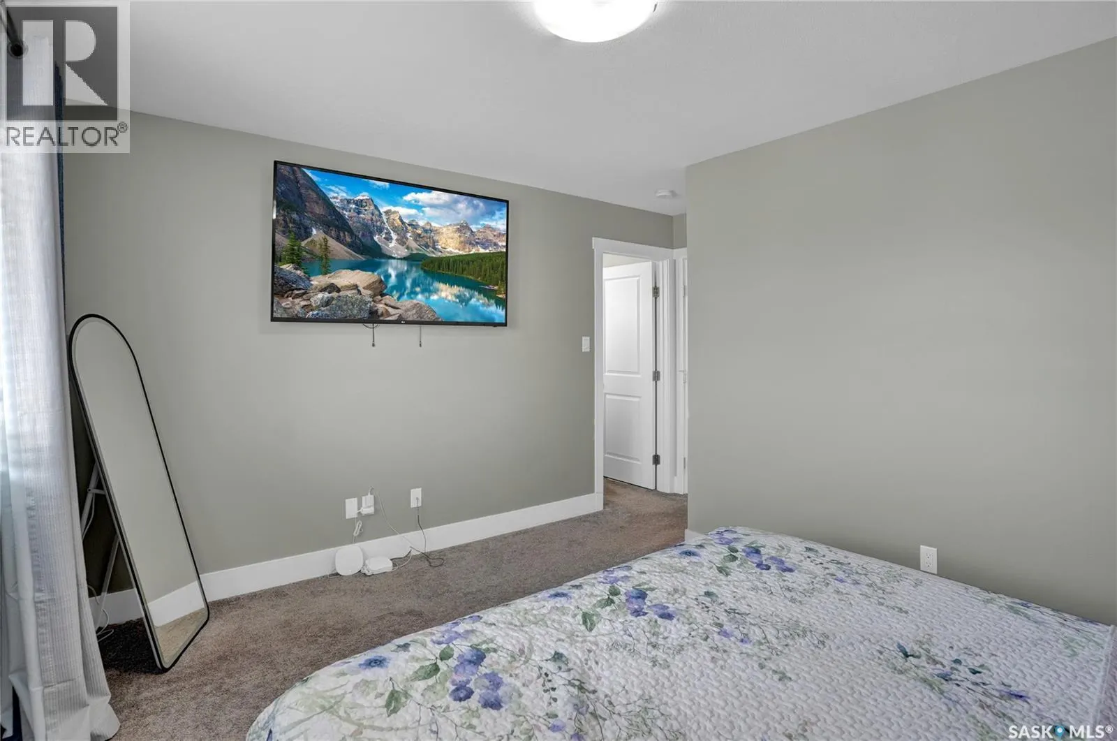 1049 Maplewood DRIVE