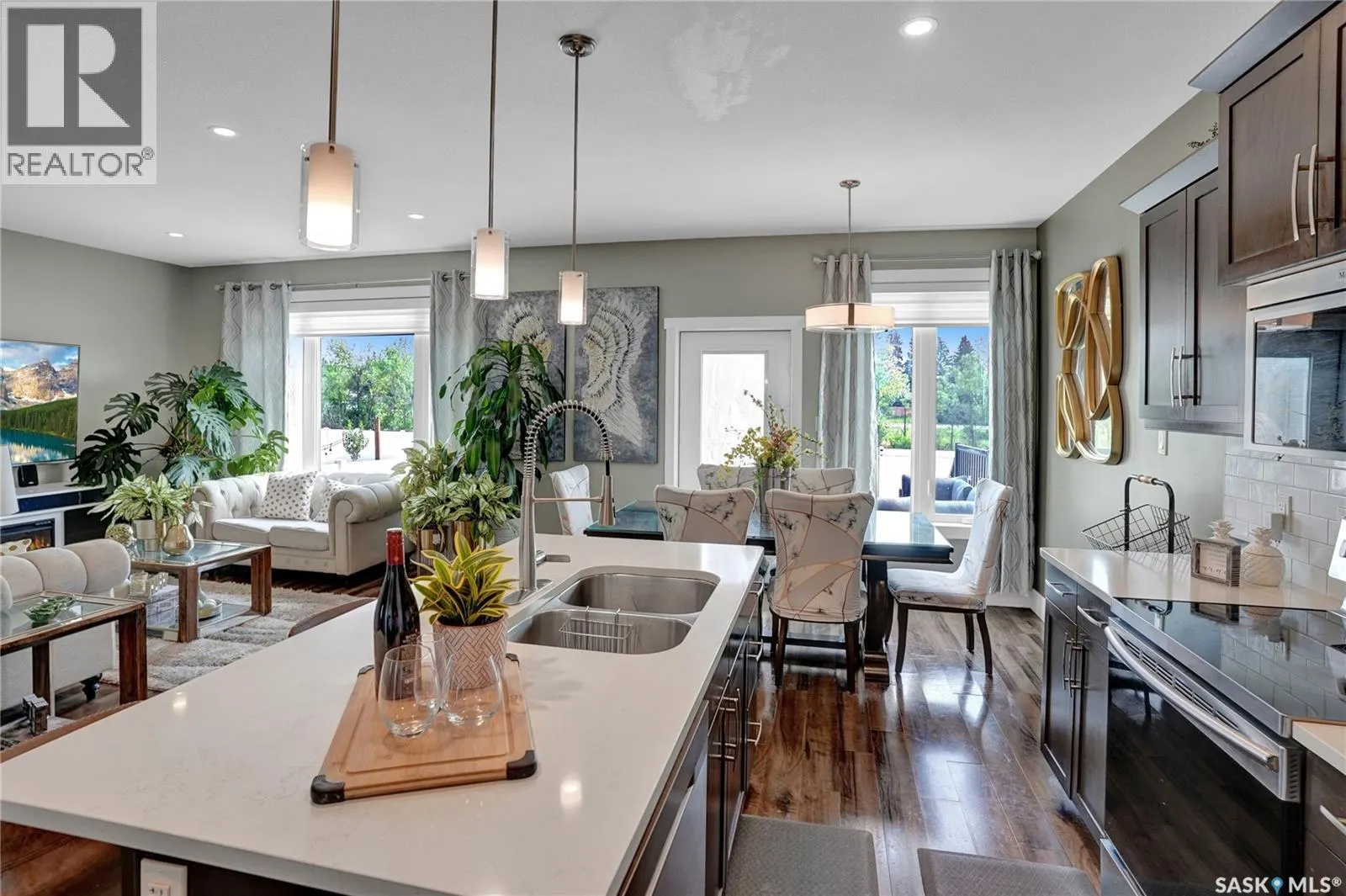1049 Maplewood DRIVE