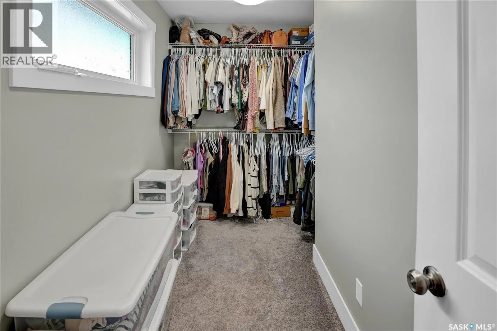 1049 Maplewood DRIVE