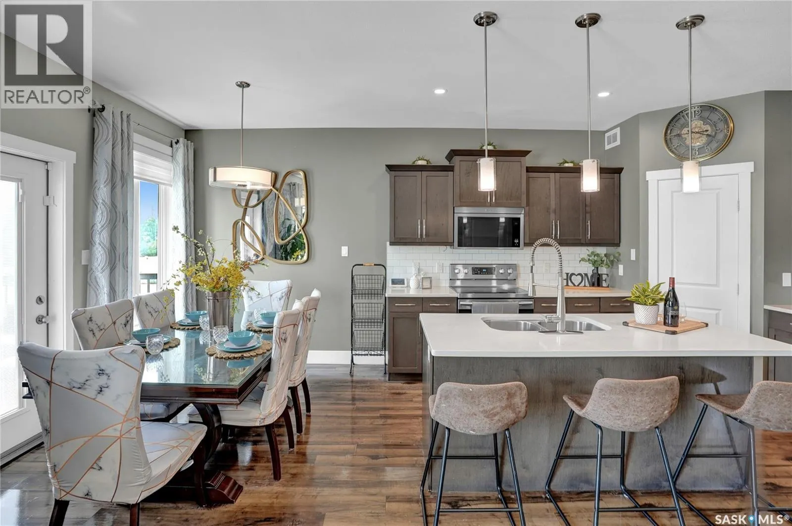 1049 Maplewood DRIVE