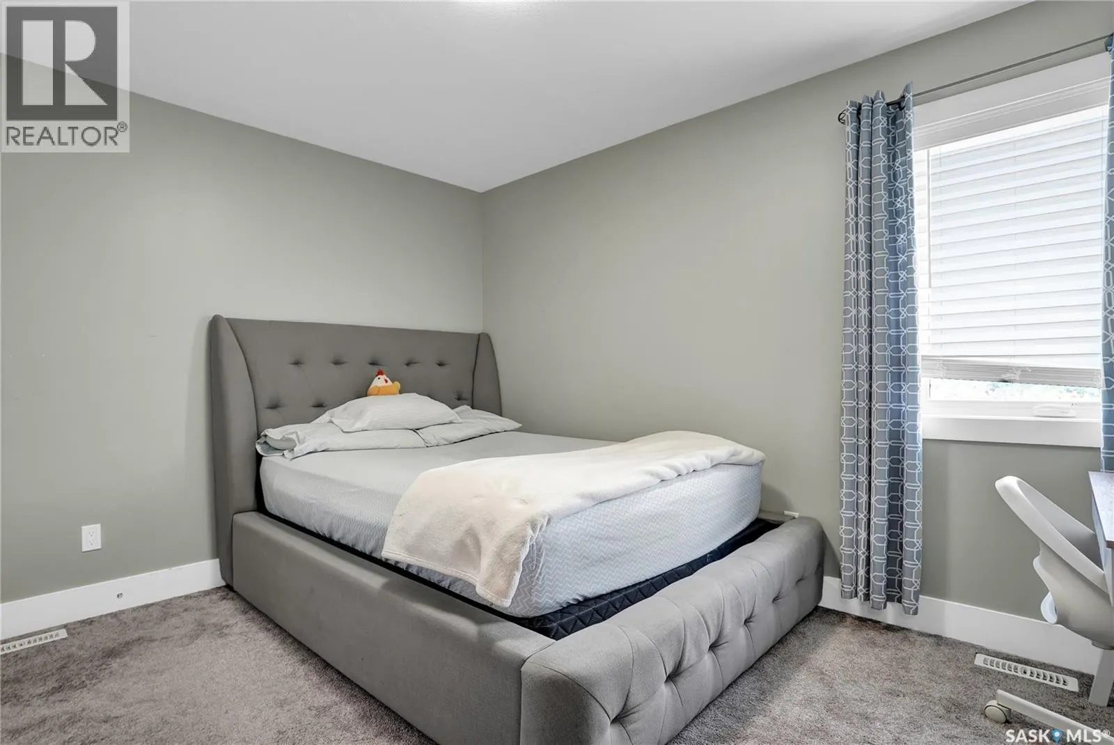 1049 Maplewood DRIVE