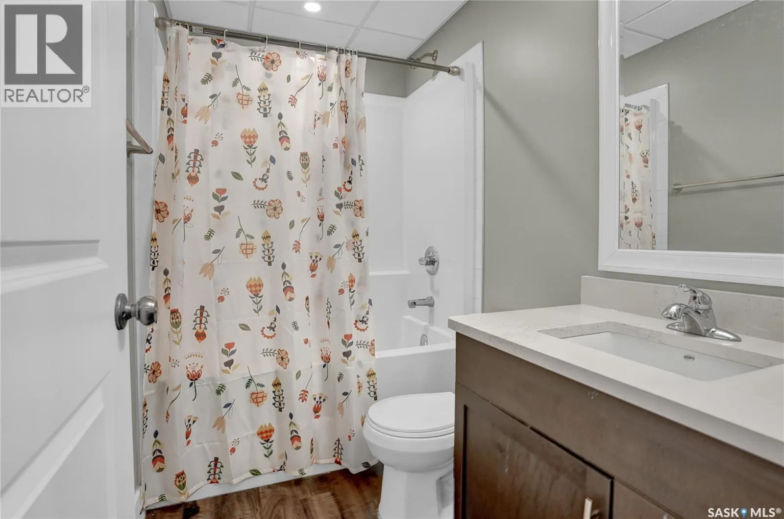 1049 Maplewood DRIVE