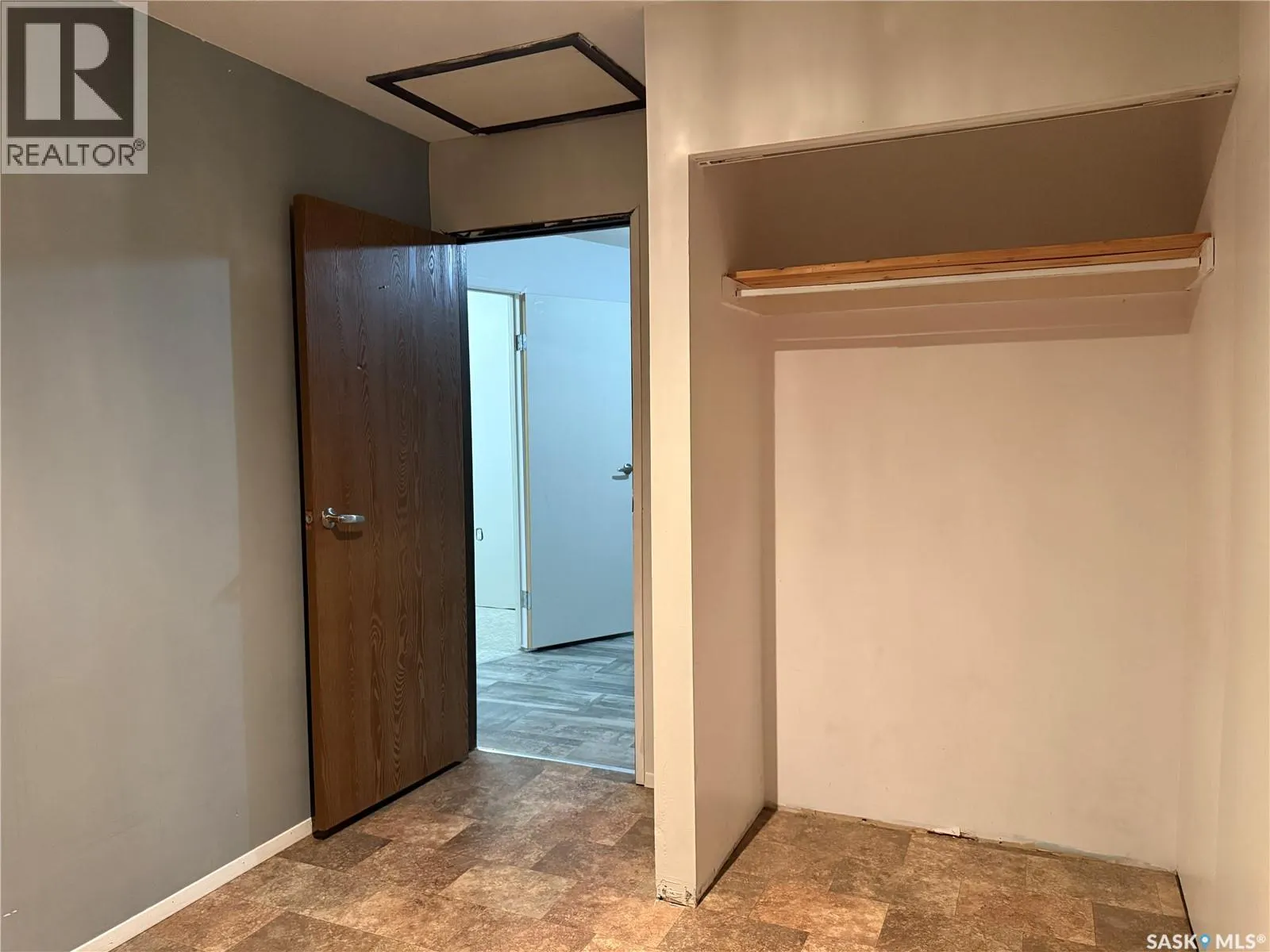 25 Home STREET W