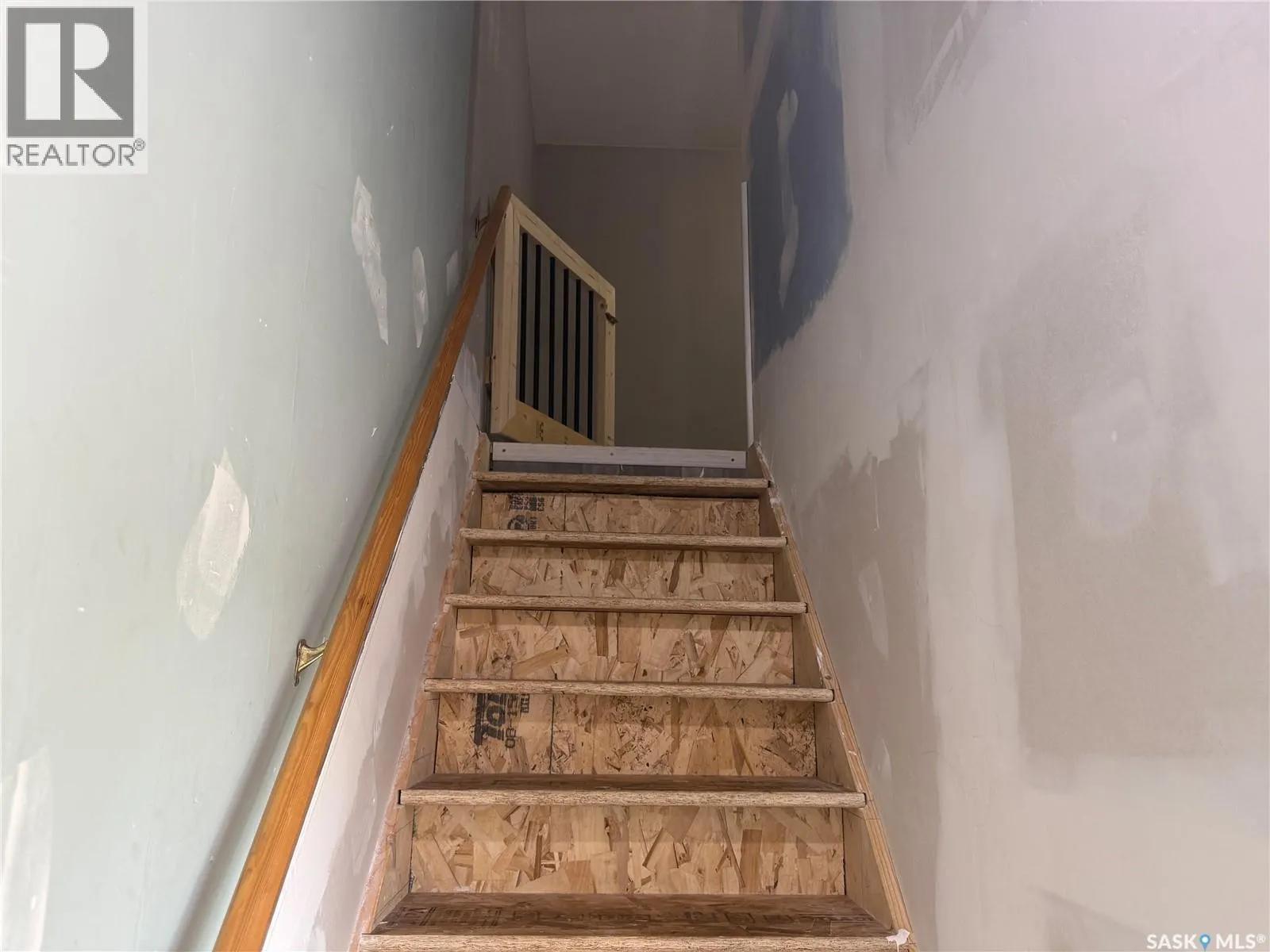 25 Home STREET W