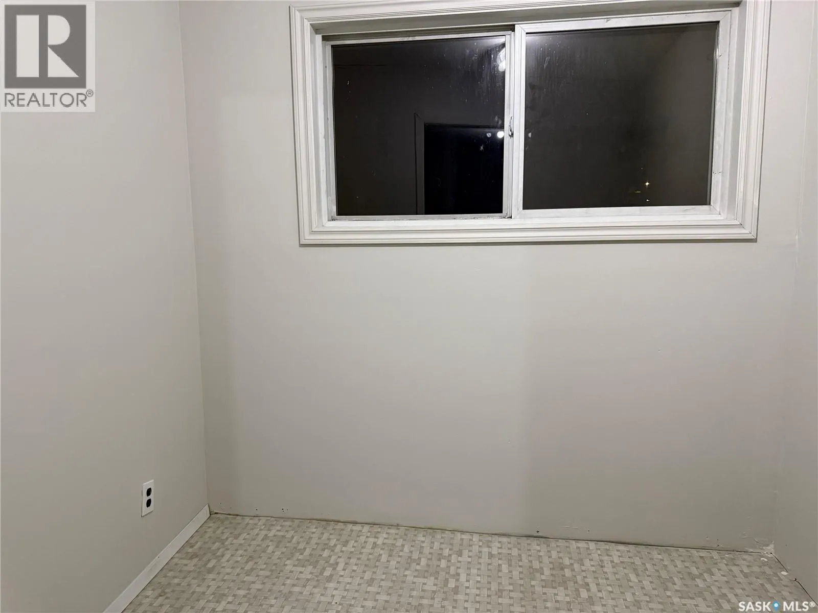 25 Home STREET W