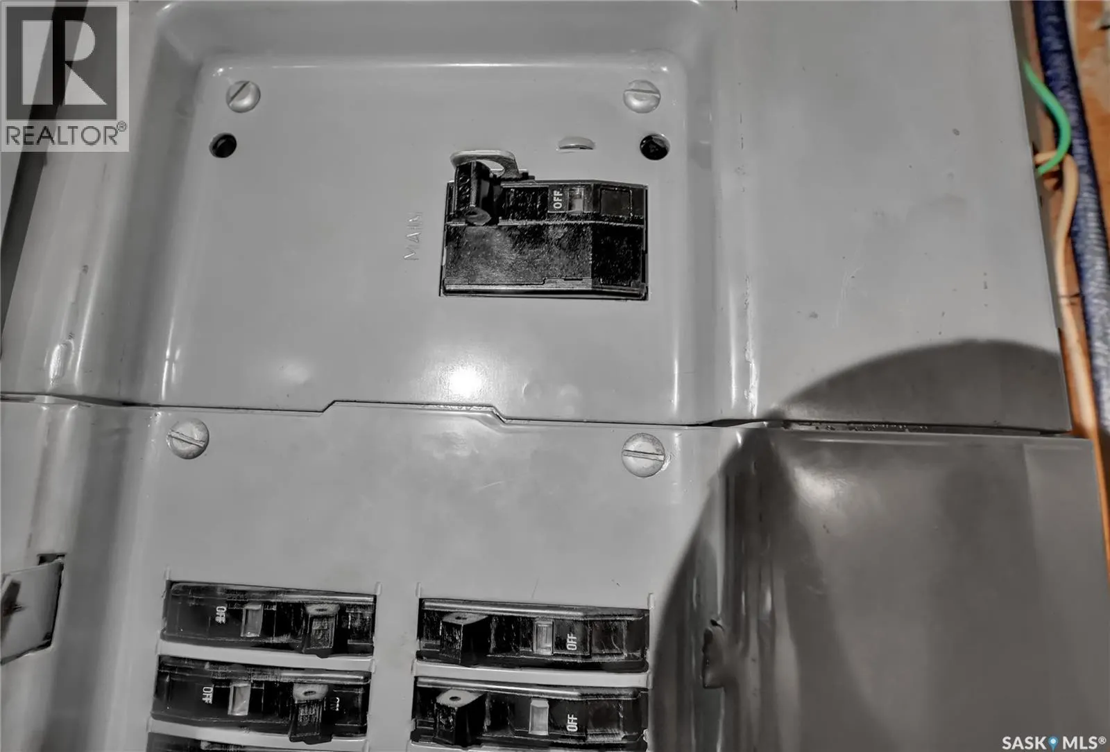 1228 Athabasca STREET W