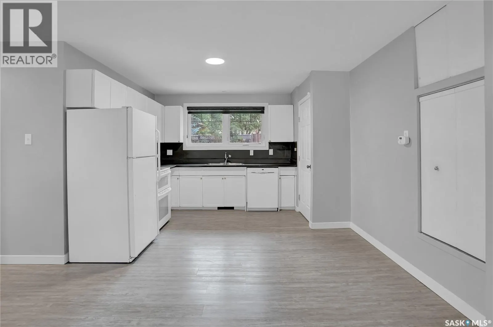 1228 Athabasca STREET W