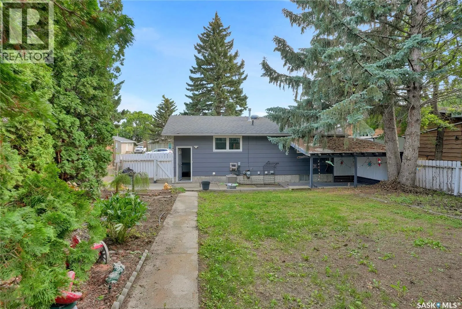 1228 Athabasca STREET W