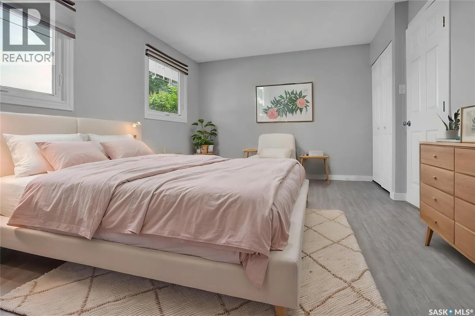 1228 Athabasca STREET W