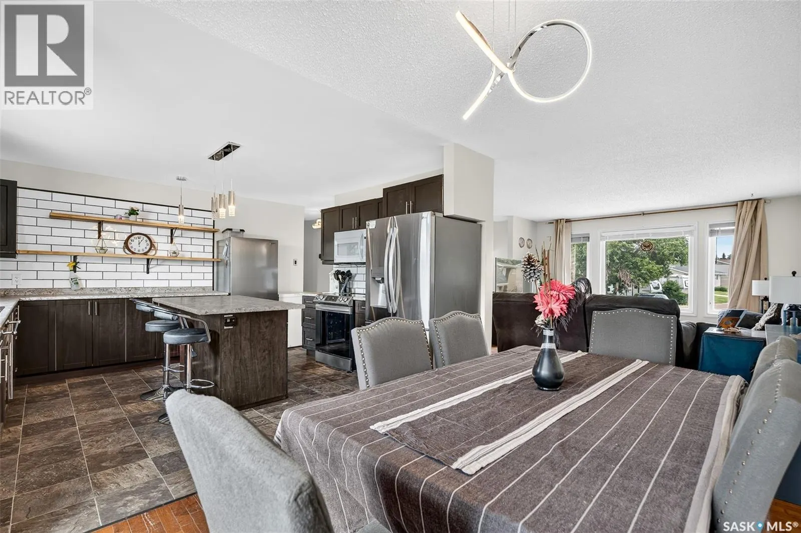 1355 Manitou CRESCENT