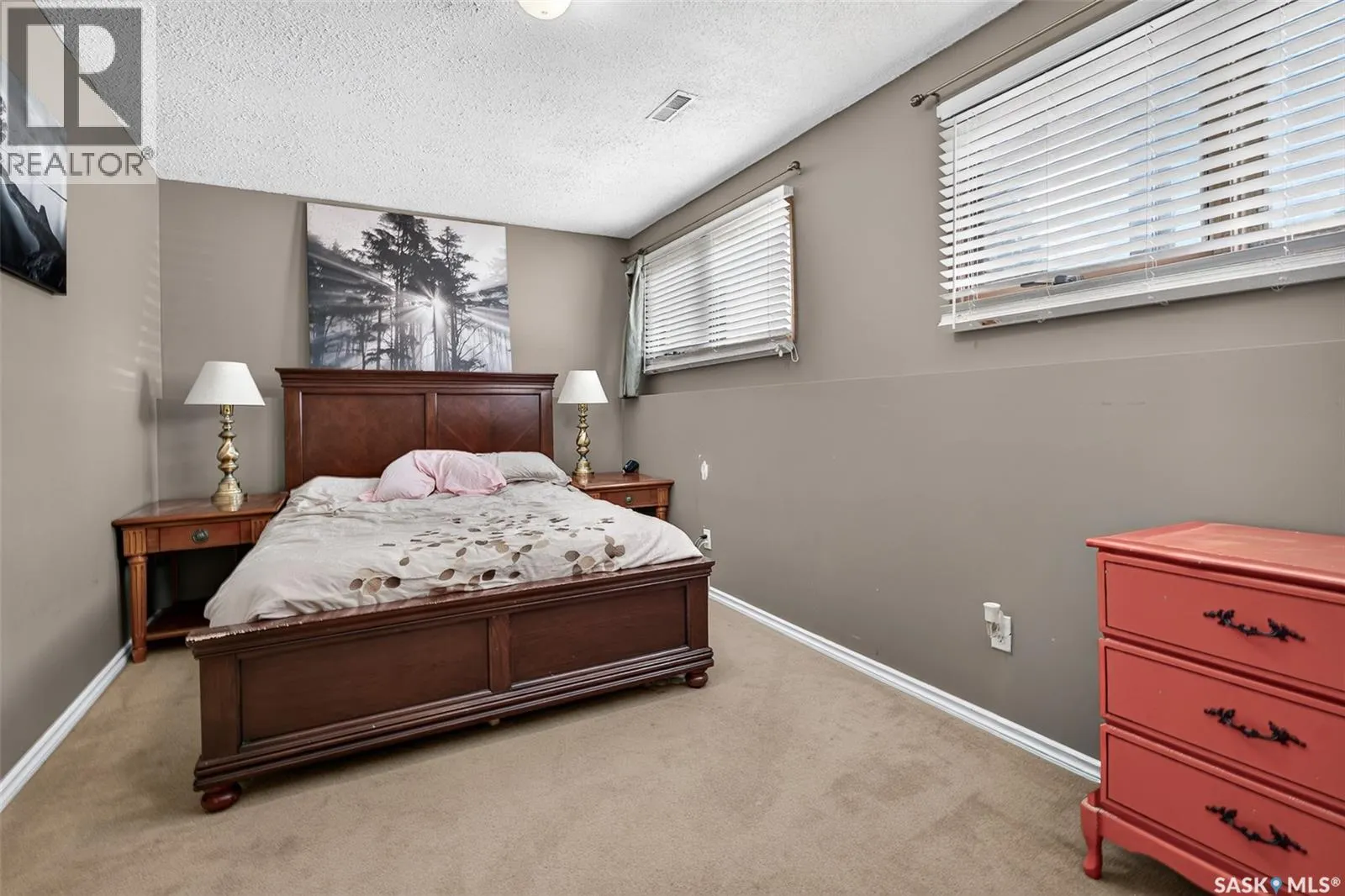 1355 Manitou CRESCENT