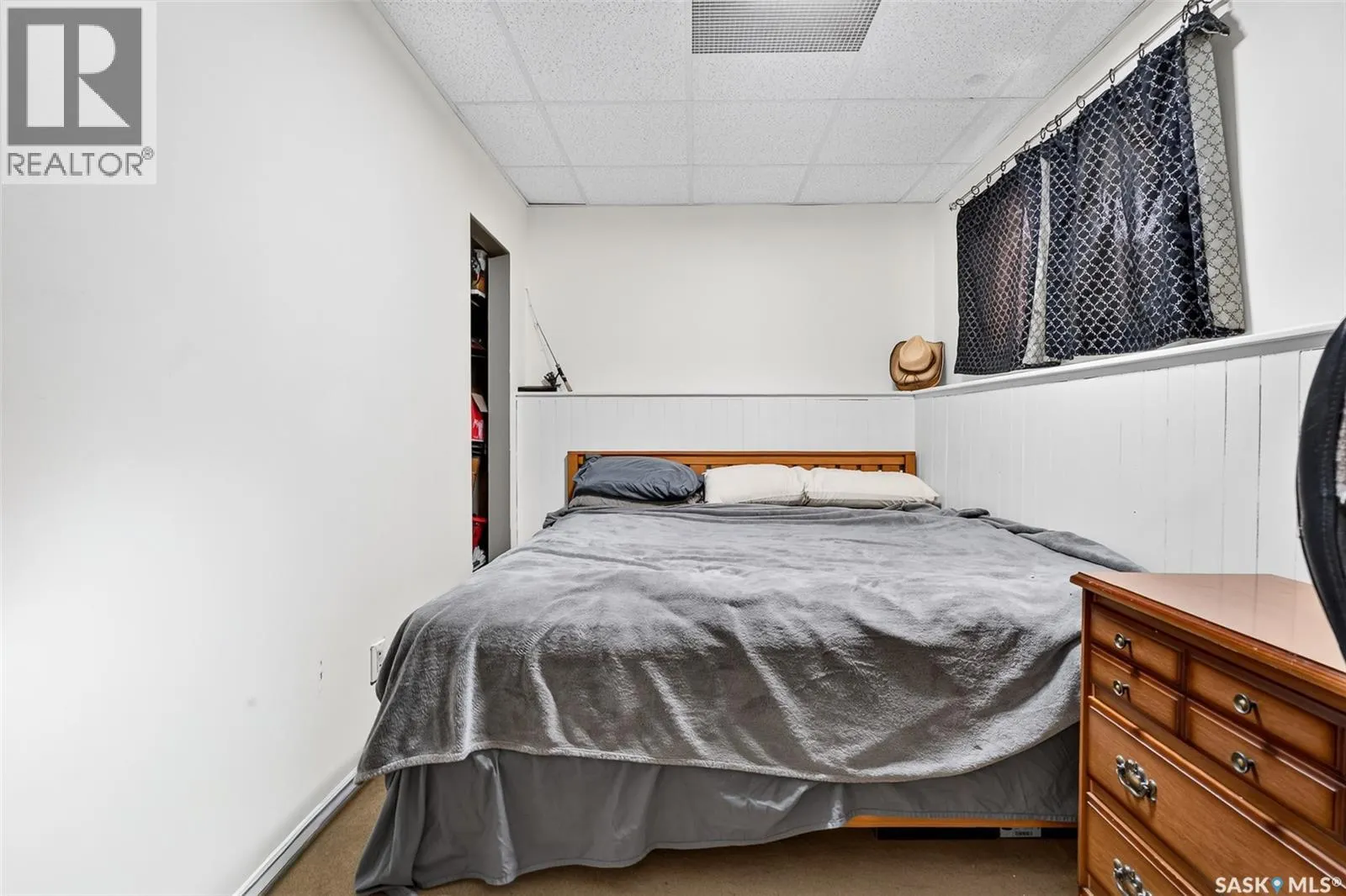 1355 Manitou CRESCENT