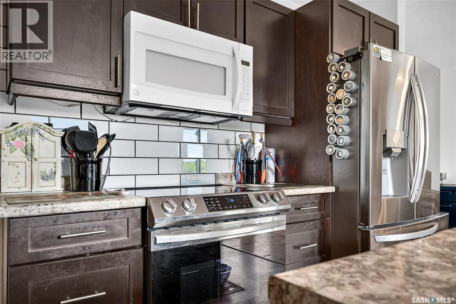 1355 Manitou CRESCENT